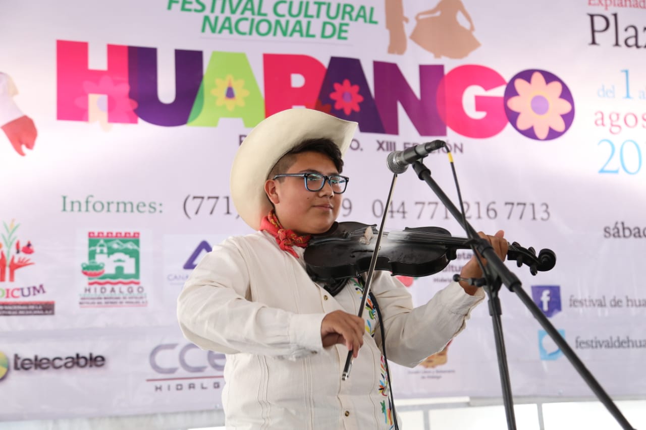 Grupos musicales participaron en la edición trece del Festival Internacional de Huapango. (Jorge Sánchez)