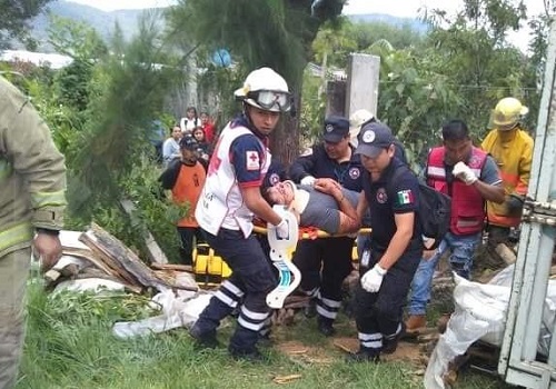 Los servicios de urgencias llegaron al sitio. (Especial)
