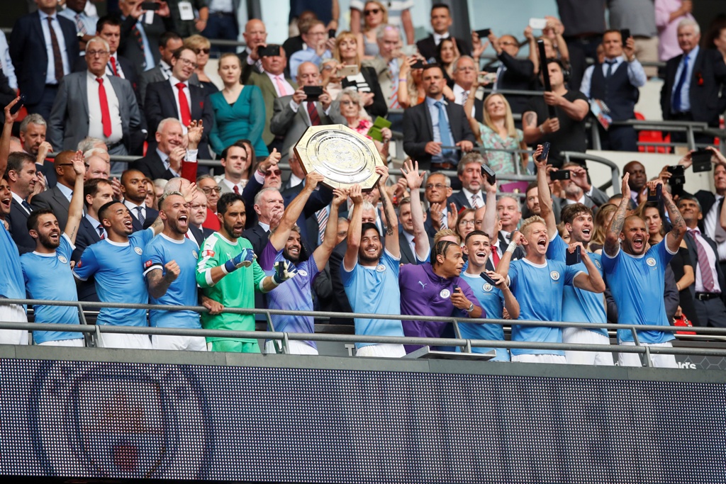 La escuadra del Manchester City celebra tras haber ganado la FA Community Shield (Reuters)