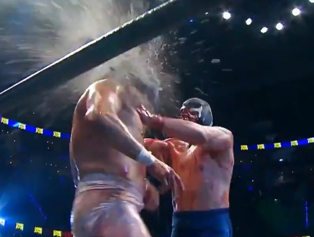 L. A. Park golpea y reta a Blue Demon Jr. (Twitter @luchalibreaaa)