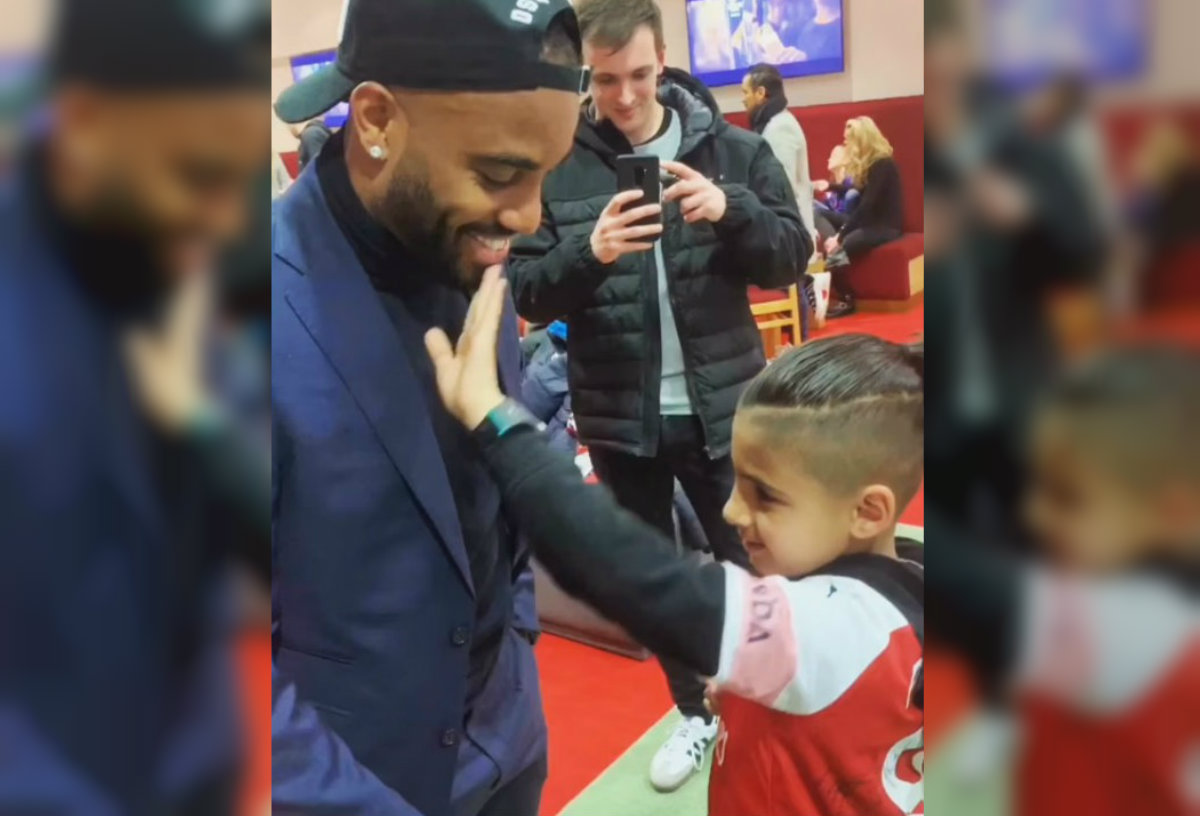 Niño invidente cumple su sueño al conocer a Alexandre Lacazette (Especial)