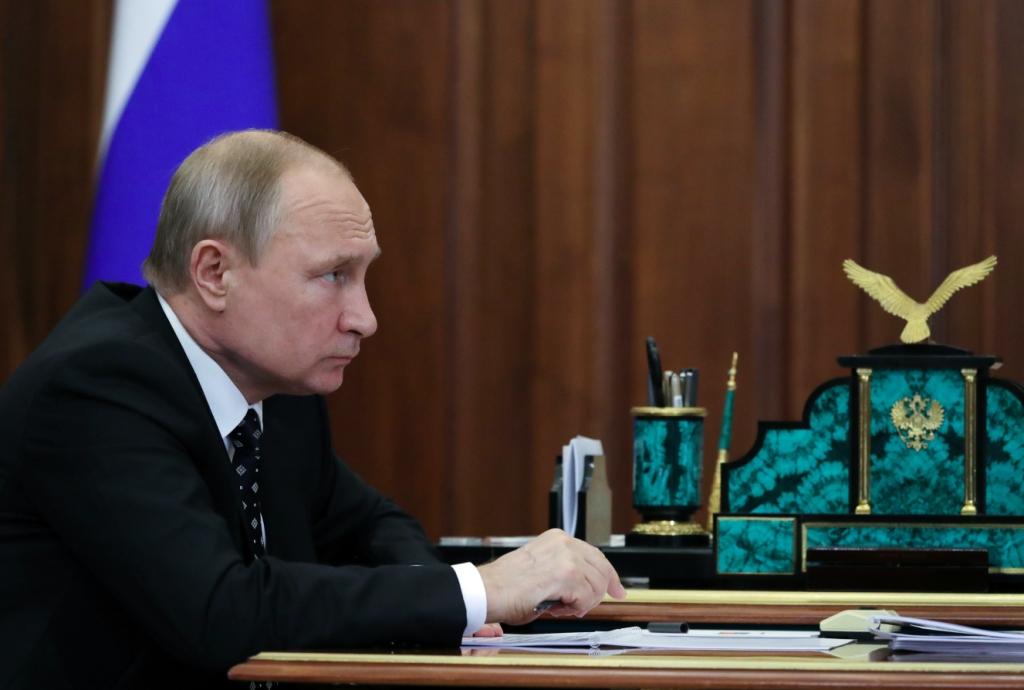Putin aseguró que se debe entablar un "diálogo serio" para "evitar el caos" entre EU y Rusia. (AP)