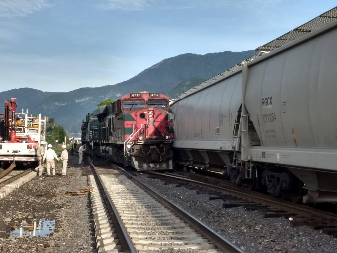 Los trenes chocaron de frente, aunque sólo se reportaron daños materiales. (Isabel Zamudio)