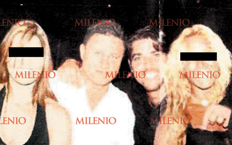 Binyamin Sutchi, ejecutado en la plaza Artz, aparece con ‘La Barbie’ y otras personas en una imagen tomada en Acapulco en 2003. (Especial)