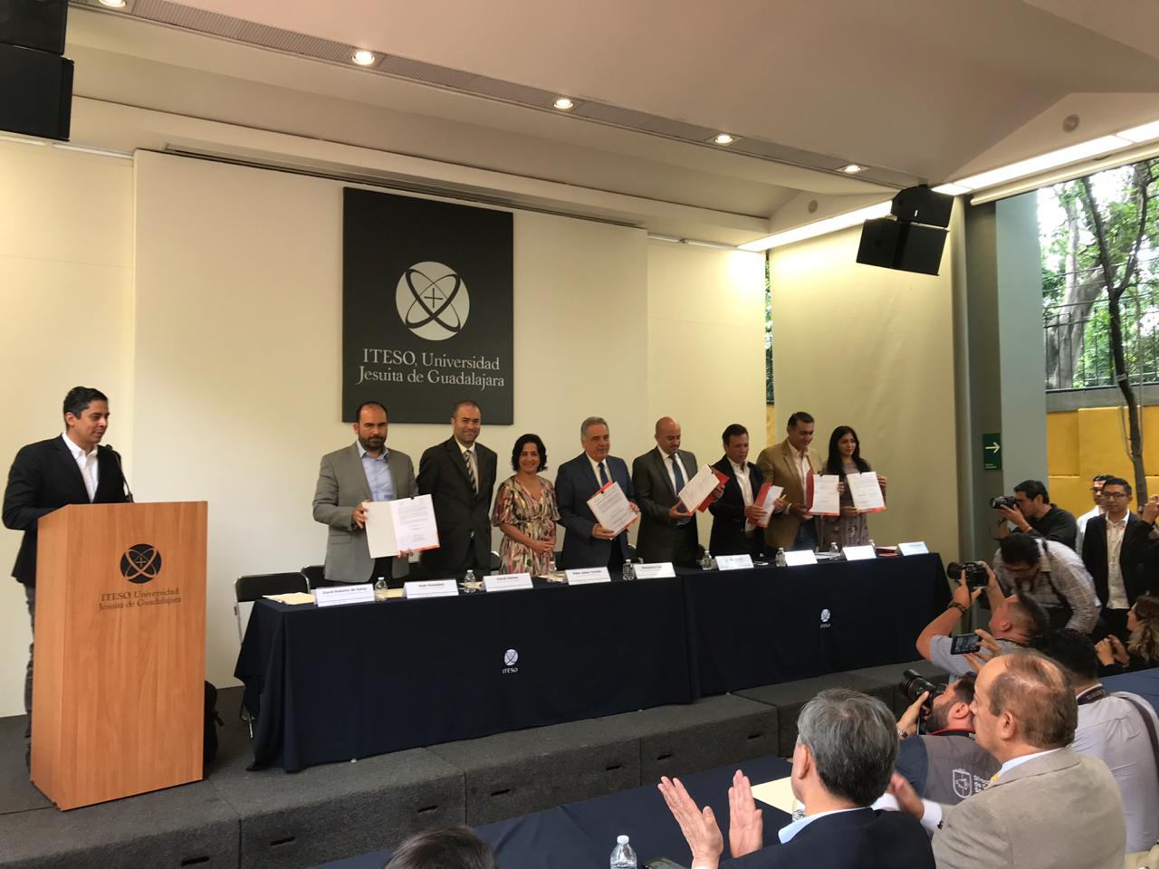 Guadalajara, Tlajomulco, Tlaquepaque, Tonalá, Zapopan y la coordinación general estratégica de seguridad  estatal firmaron el documento (Elsa Martha G