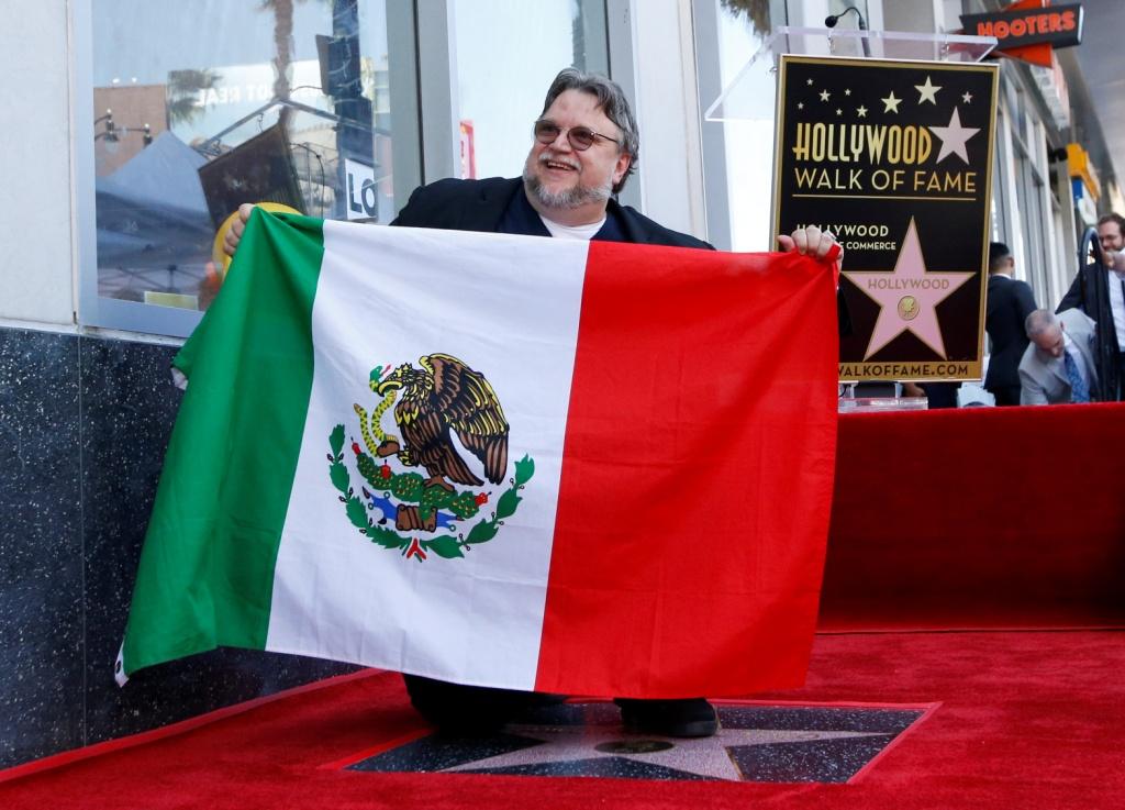 Guillermo del Toro recibe estrella en el Paseo de la Fama de Hollywood (Reuters).
