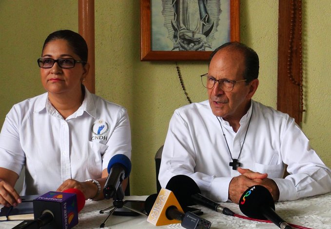 El padre Solalinde propuso a Elizabeth Lara para presidir la CNDH. Especial)