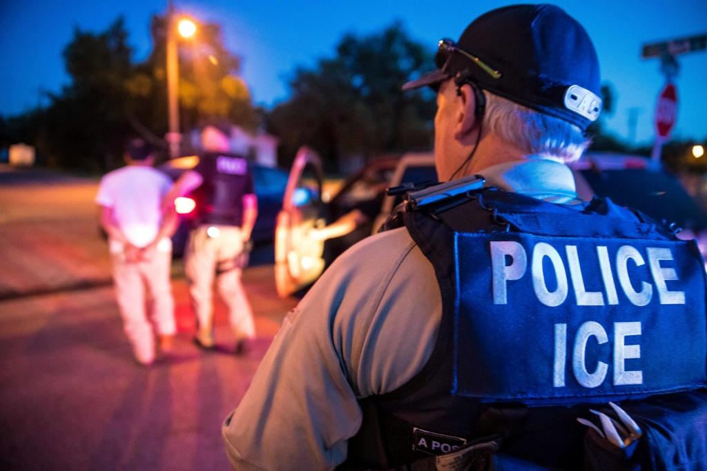 Agente de Servicio de Inmigración y Control de Aduanas (Reuters)