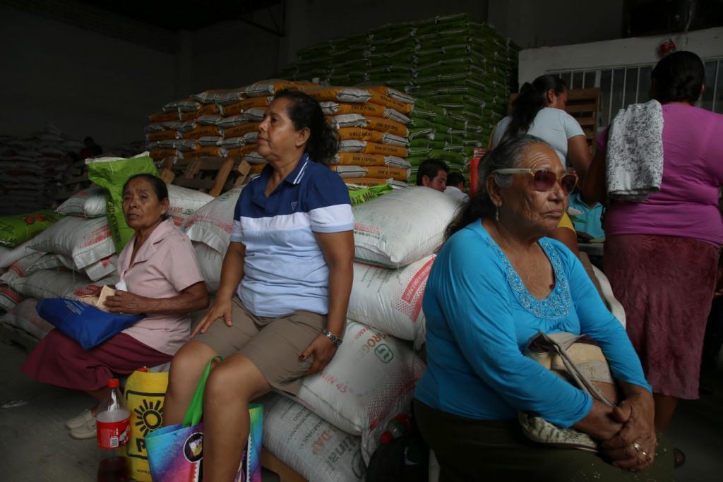 Entrega de fertilizantes en Acapulco, Guerrero (Cuartoscuro)