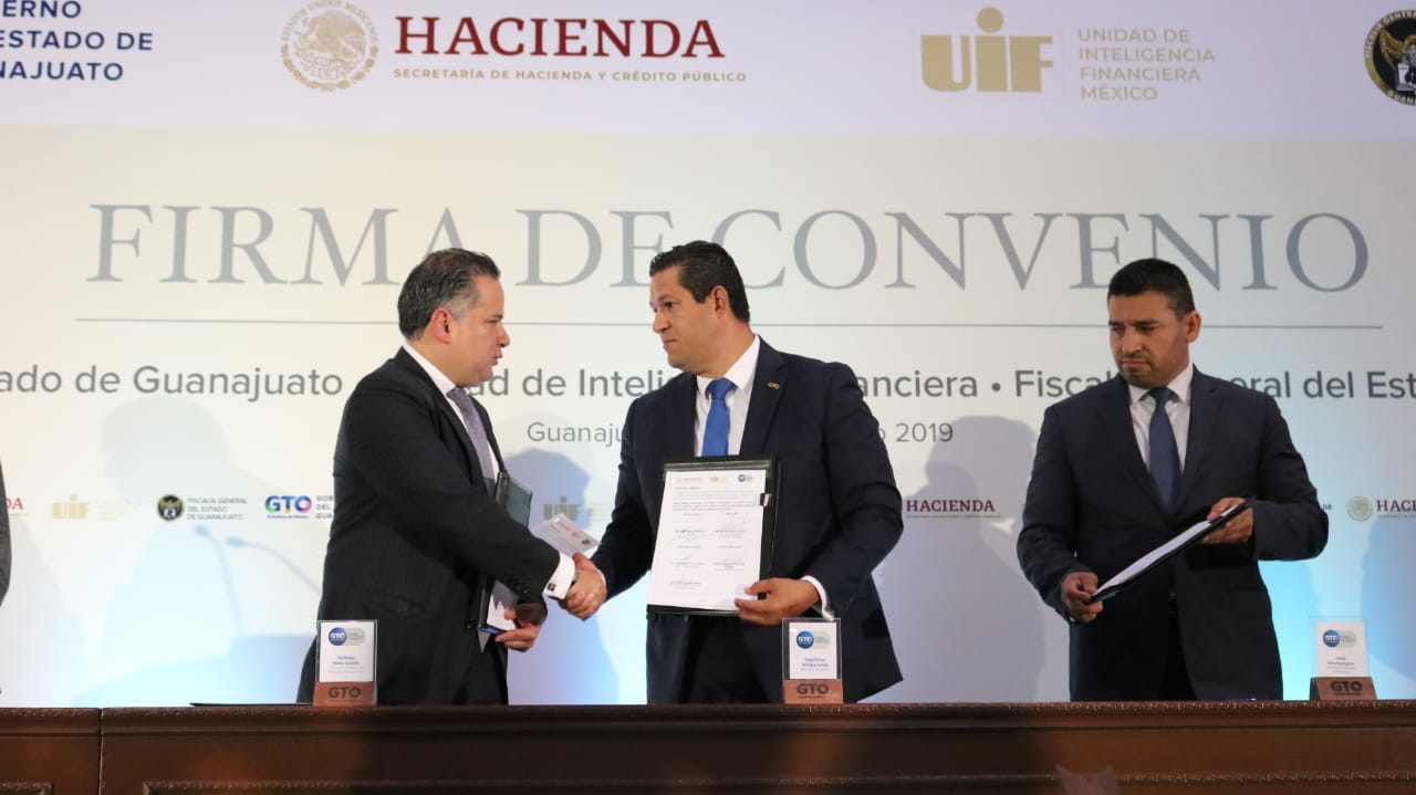 El Gobernador del estado estuvo presente en firma del convenio con UIF. Foto: Dany Béjar.
