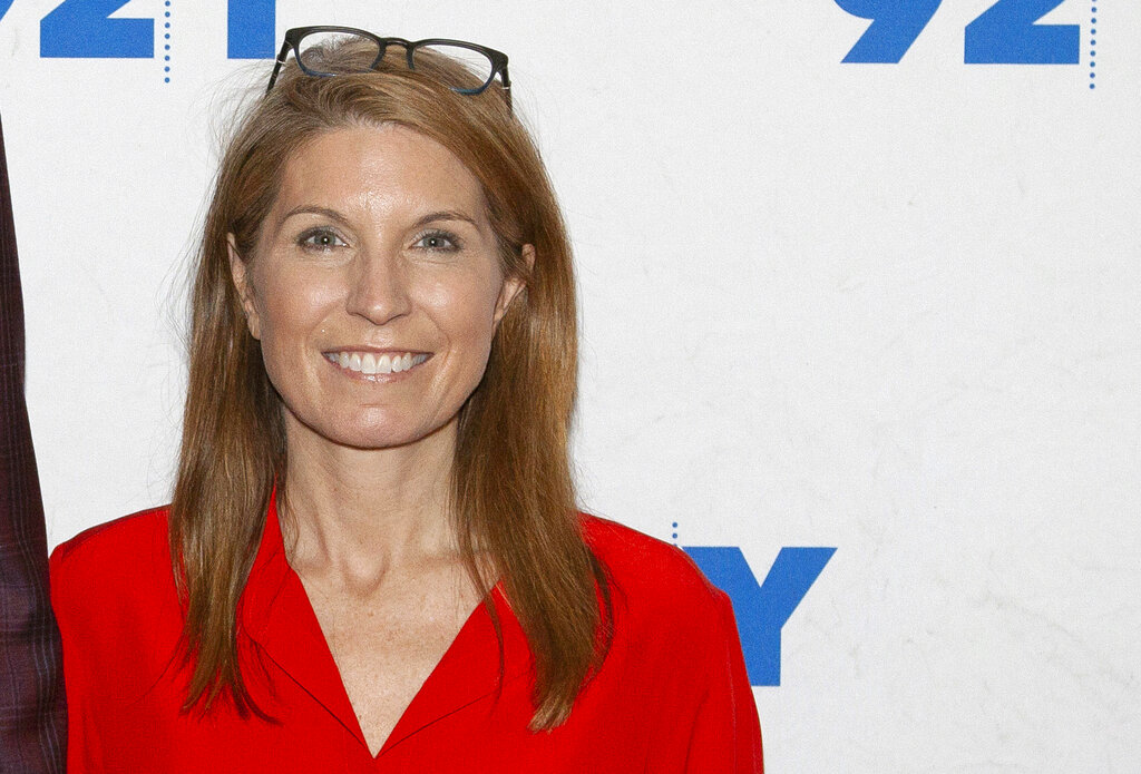 Nicole Wallace, la conductora de televisión que ofreció disculpas por comentarios sobre latinos (AP).