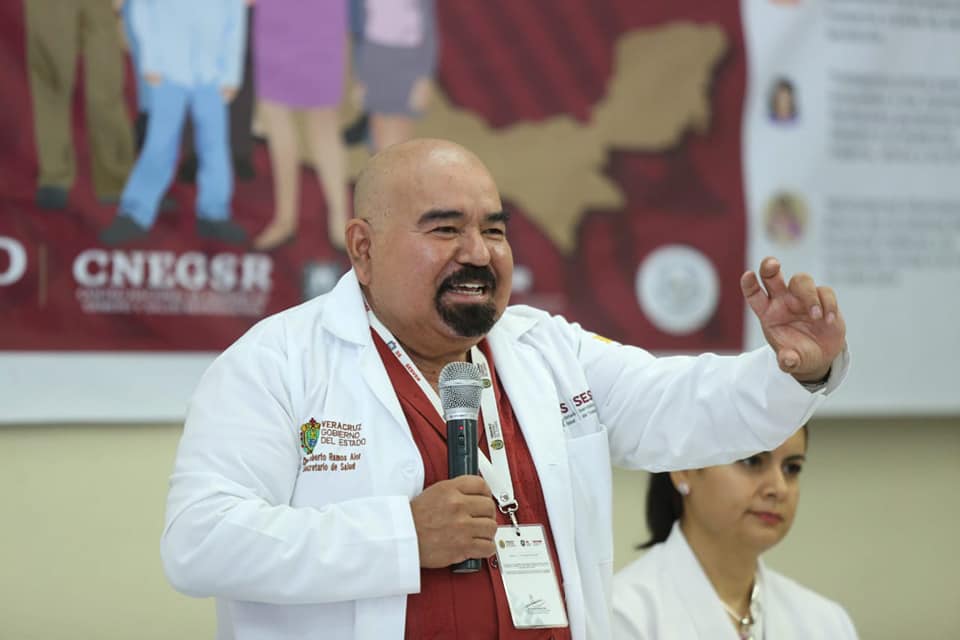 El secretario de Salud, Roberto Ramos Alor, aceptó que desde hace más de 15 días los enfermos no reciben su tratamiento. (Especial)