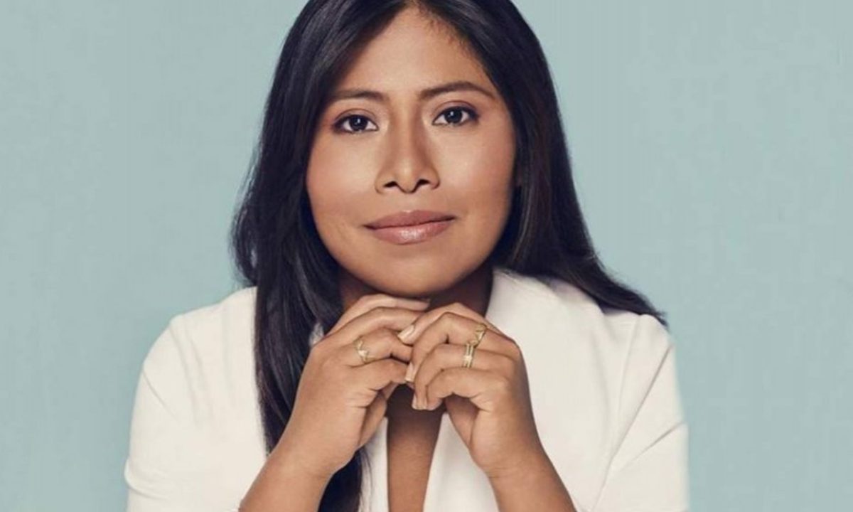 Yalitza Aparicio fue duramente criticada por culpa de las botellas de Bonafont. (Especial)