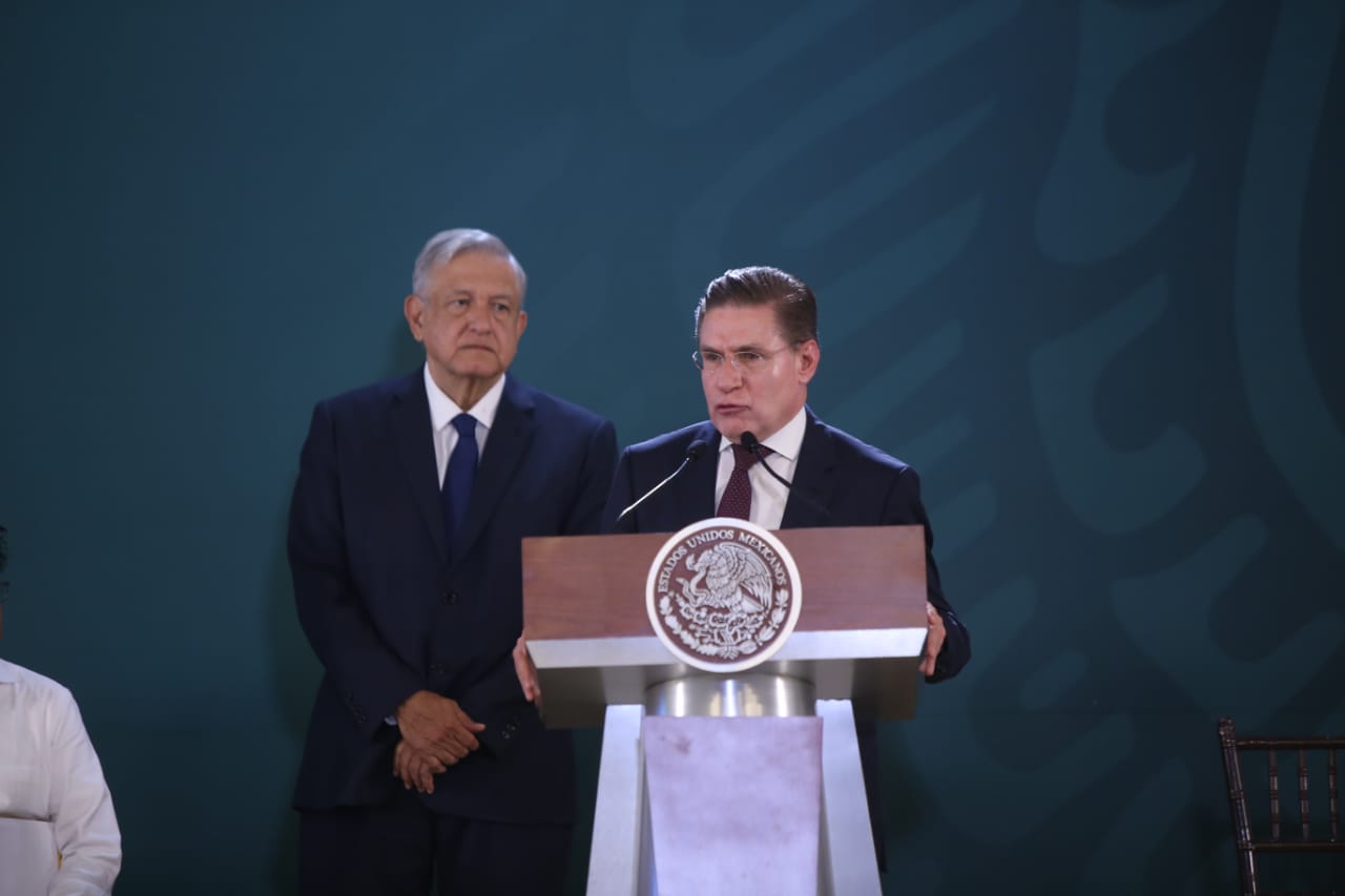 José Rosas Aispuro, Gobernador de Durango en la Conferencia matutina de AMLO (Foto: Juan Carlos Bautista)