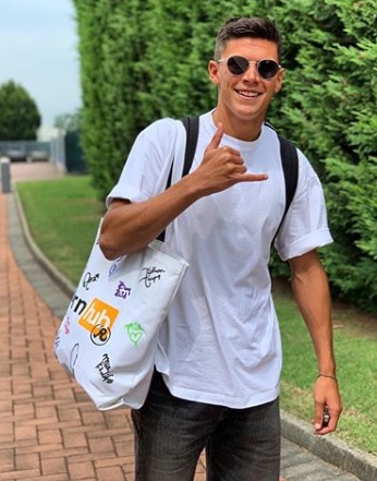 Matteo Pessina y su bolsa de Pornhub (Instagram: @pessinamatteo)