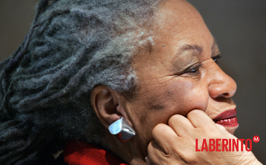 Toni Morrison durante una conferencia en el Louvre en 2006. (Foto: Francois Guillot | AFP)
