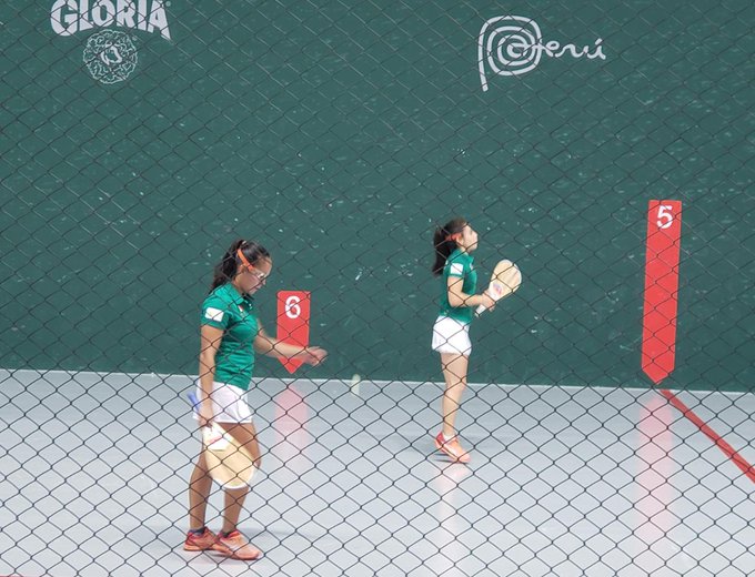 Juegos Panamericanos 2019: Dulce Figueroa y Laura Puentes se cuelgan la medalla de oro en pelota de goma dobles femenil (Twitter @CONADE)