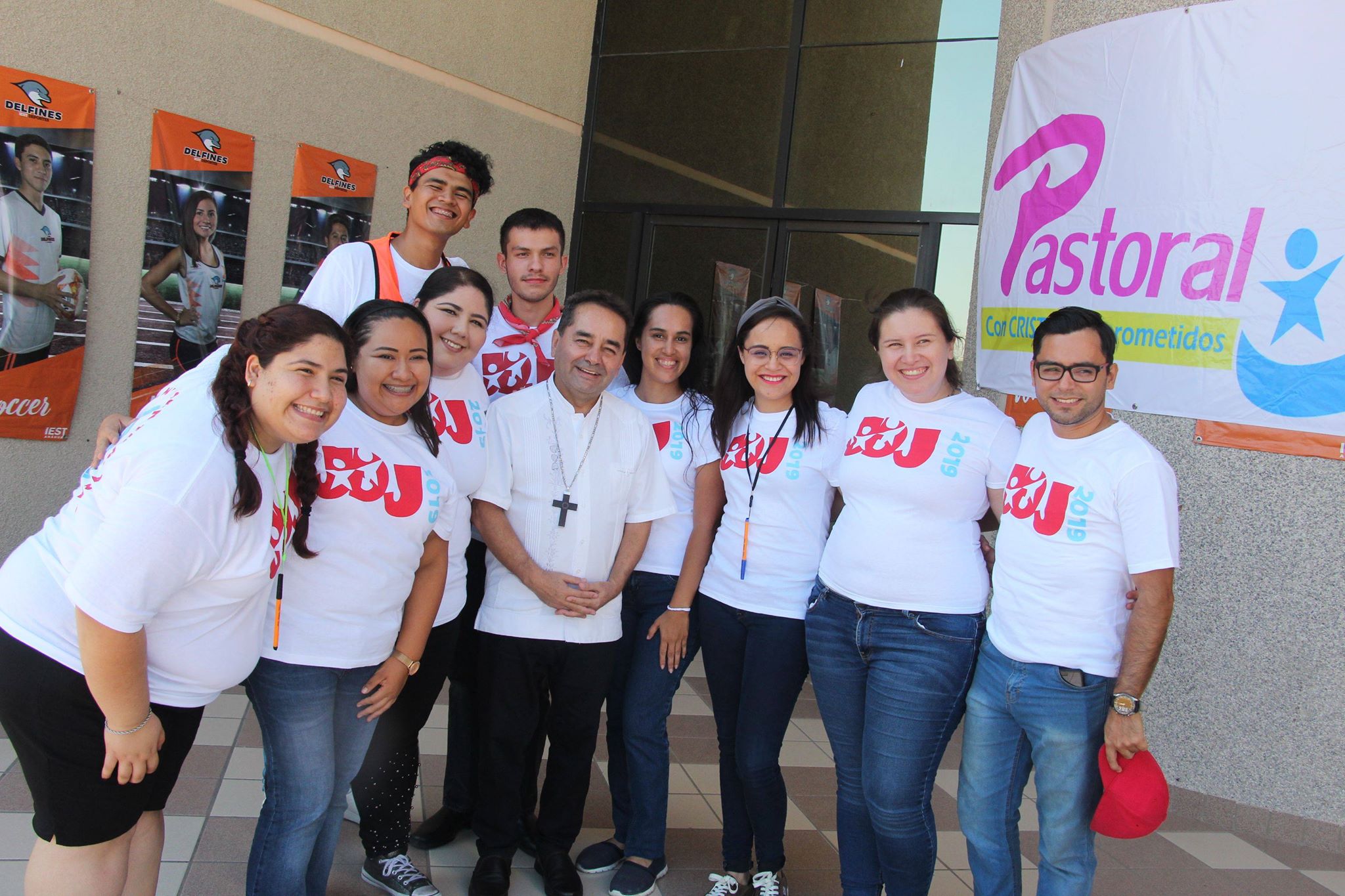 José Armando Álvarez Cano, obispo de la Diócesis de Tampico en evento con jóvenes (Foto/Yazmín Sánchez)