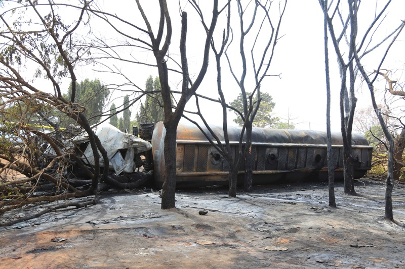 La explosión también dejó decenas de heridos. (AP)