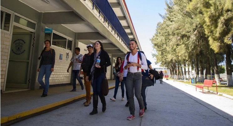 Alrededor de 150 mil estudiantes pertenecen a licenciaturas. (ESPECIAL)