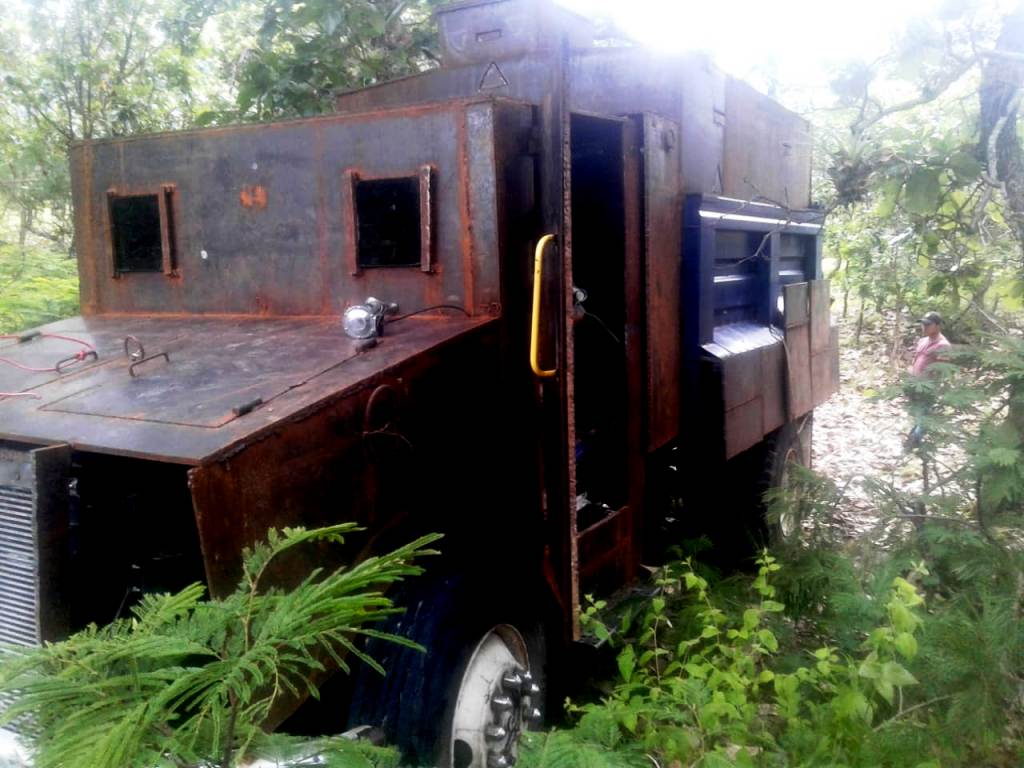 El camión fue hallado por policías comunitarios. (Rogelio Agustín Esteban)