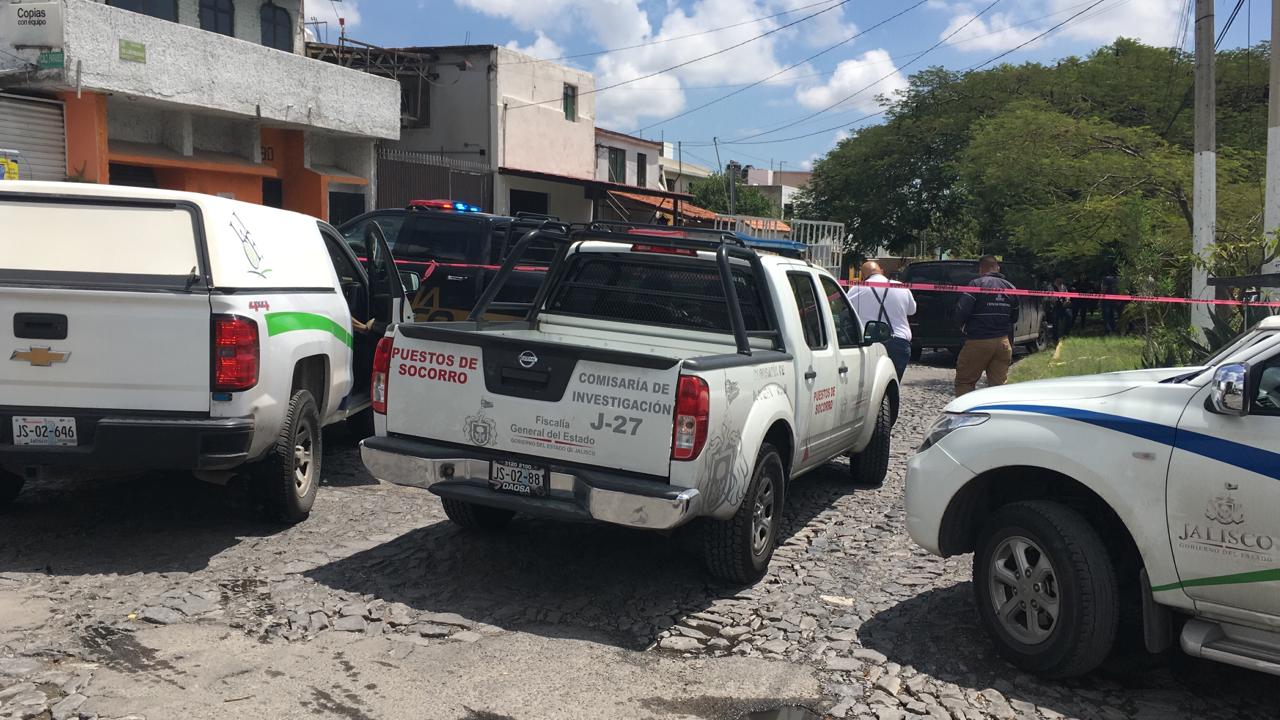 Elementos de la Policía Estatal y de la Fiscalía resguardan la finca. (Cortesía)