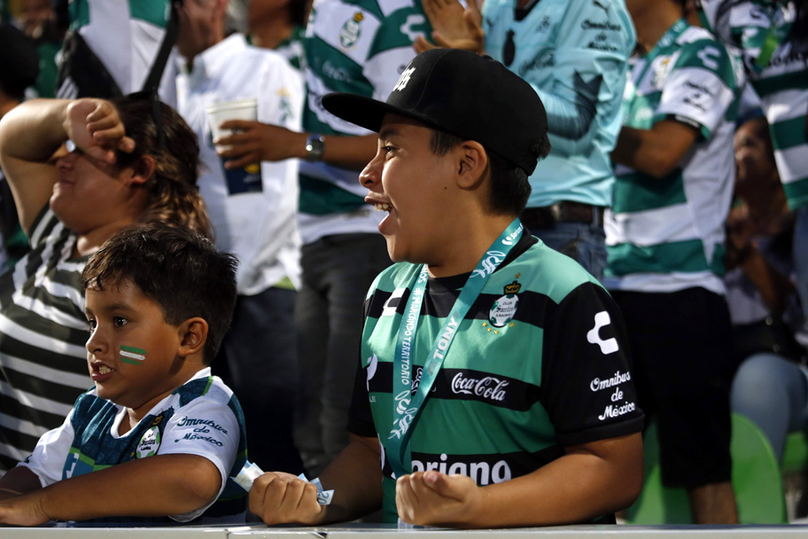 El Director Técnico del Puebla dijo que al Estadio Corona lo veía como uno más, sin embargo encontró con que Santos en casa es imparable.