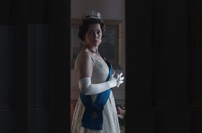 Olivia Colman interpreta a Isabel II en The Crown (Captura de pantalla).