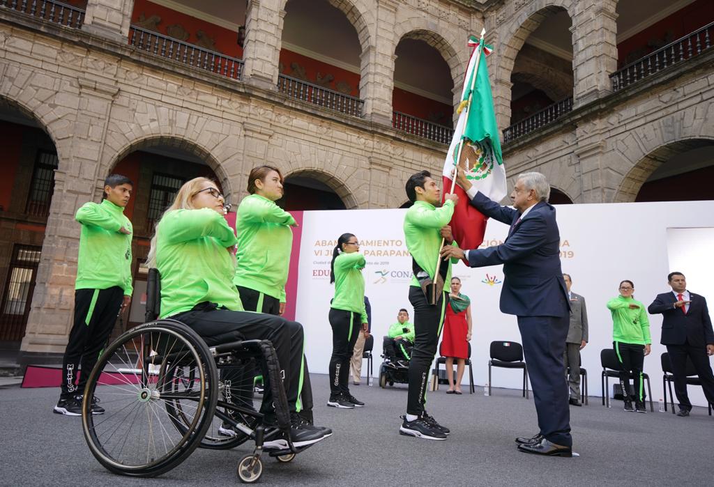 AMLO abandera a delegación de 184 deportistas parapanamericanos/Especial.
