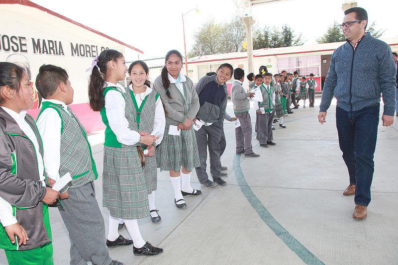 Cancelan entrega de uniformes en Tlaxcala (Archivo)