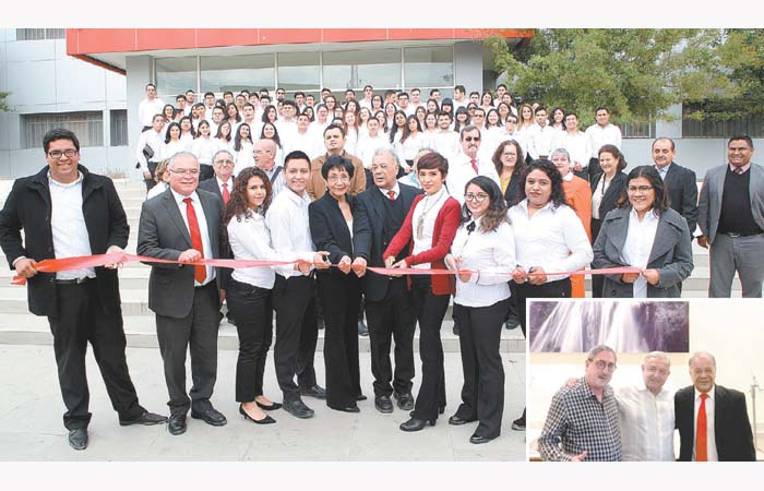 La carrera de Medicina en la UNEZ inició en febrero pasado; en el encuentro del domingo (abajo, der.), se analizó la situación del plantel. Fotos: Rob