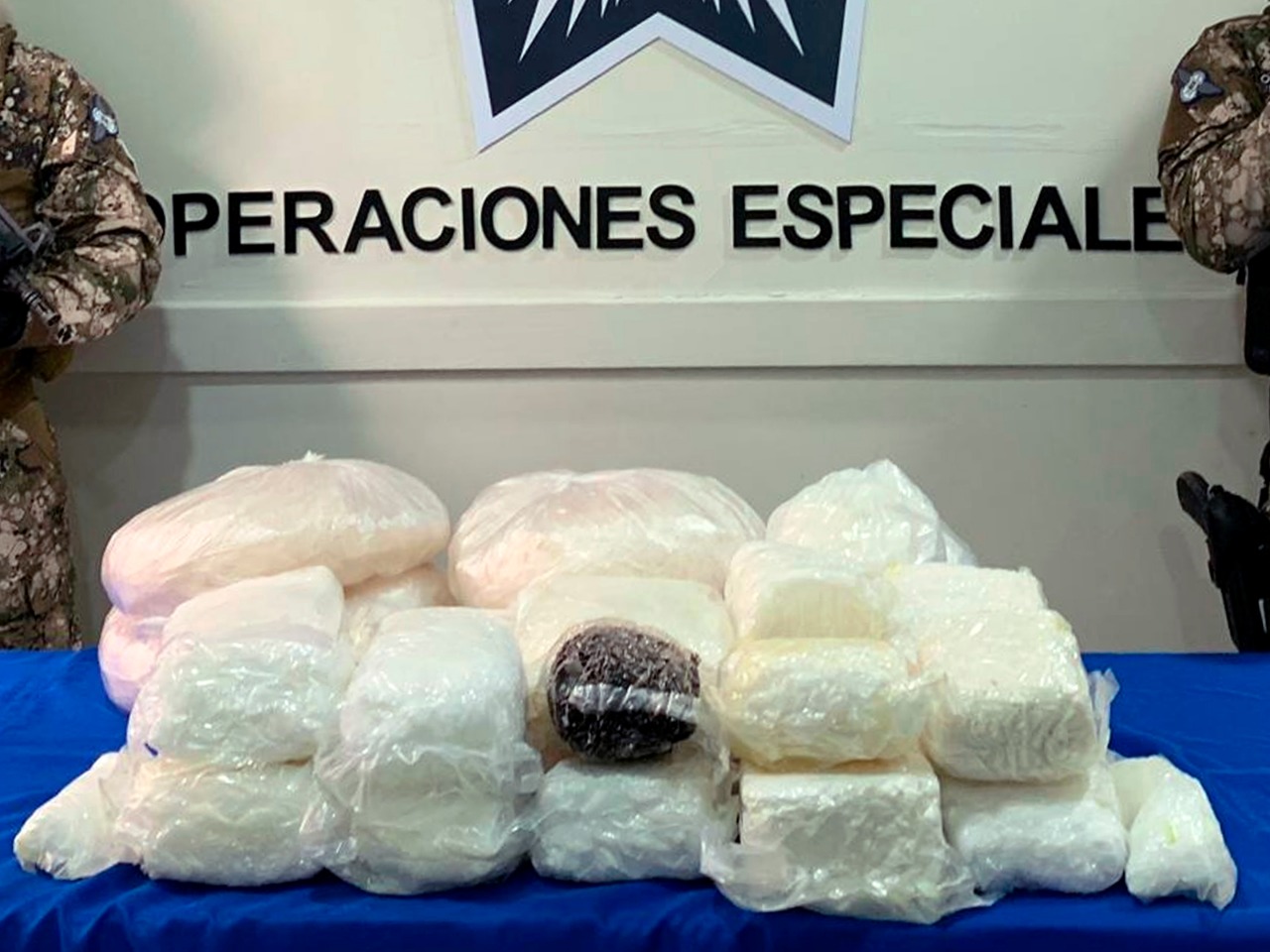 Droga asegurada.