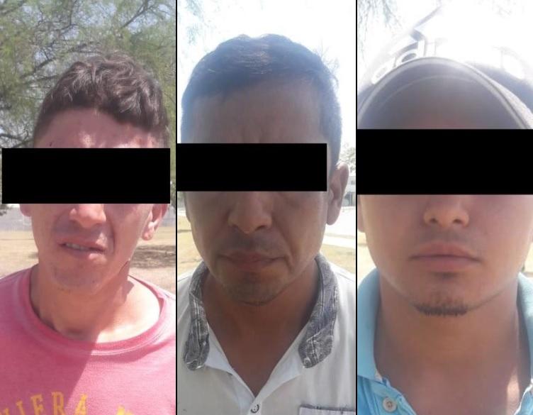 Los hombres fueron detenidos por circular en un auto con reporte de robo. (Foto: Especial)