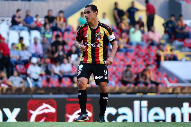 Omar Bravo regreso a las canchas como profesional. (Imago7)