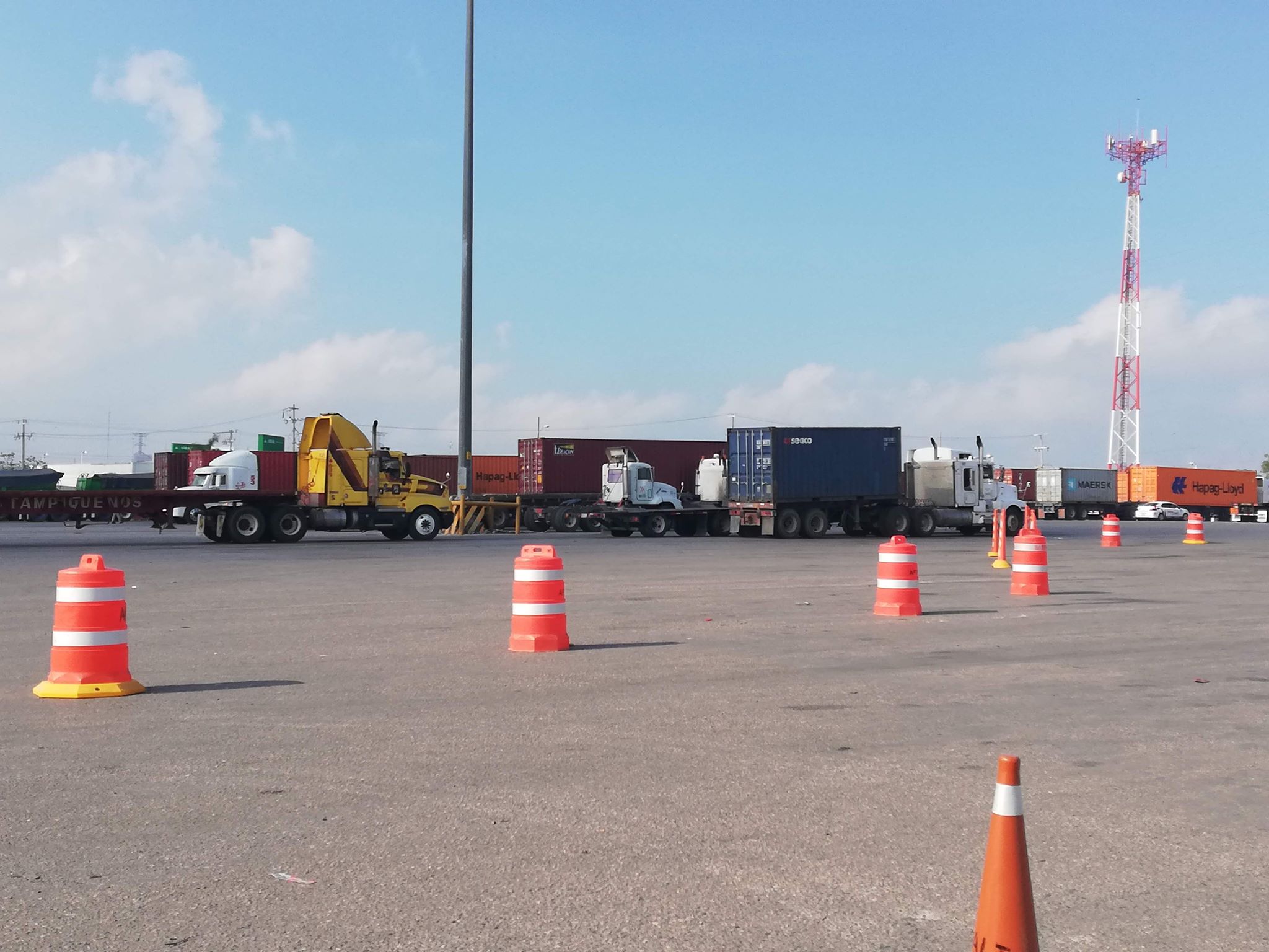 Transporte en puerto de Altamira (Foto/Denis Sánchez)