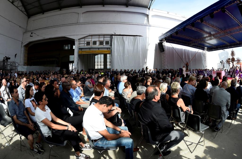 El alcalde genovés, Marco Bucci, expresó su deseo de que el nuevo viaducto esté listo para el próximo mes. Reuters
