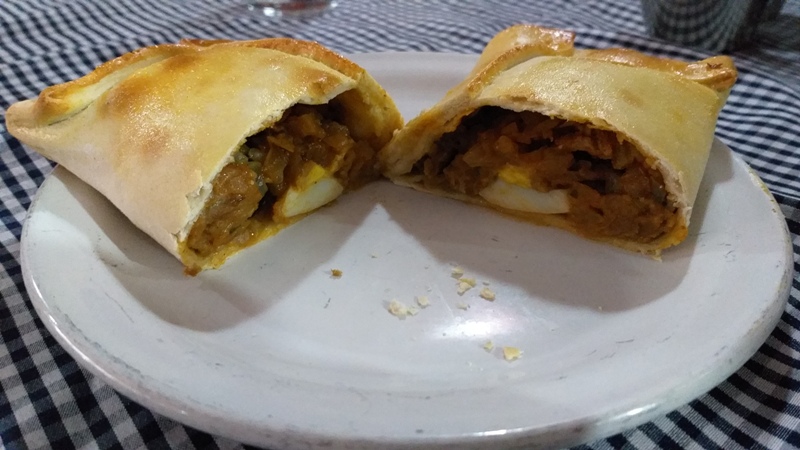 La empanada de pino, una combinación de sabores que invita a compartir. (José Alfredo Jarquín)