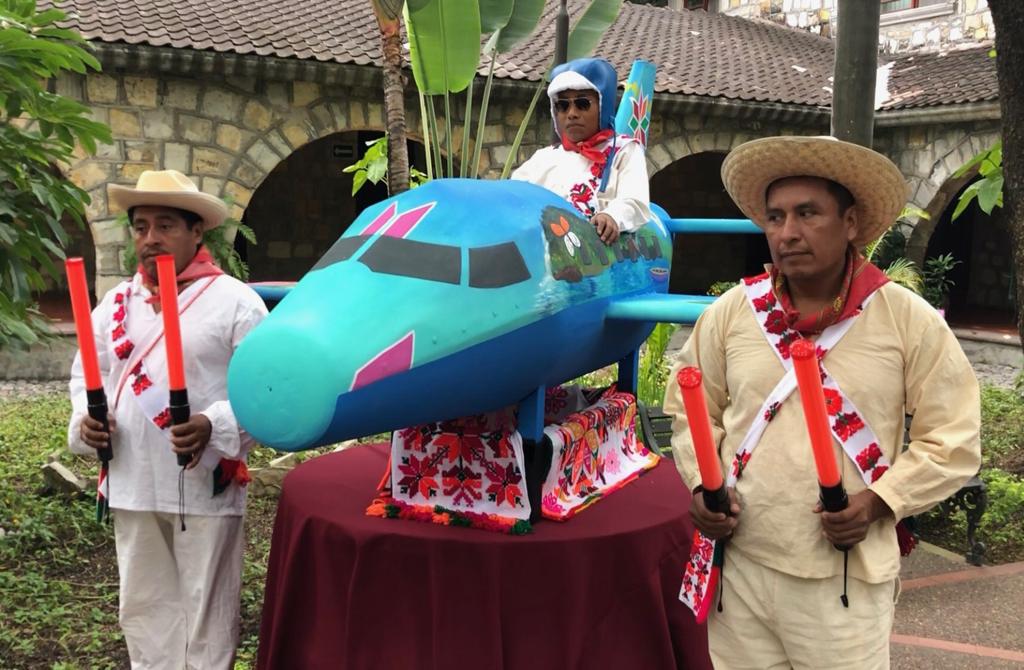AMLO comprometió apoyo económico para la terminal aérea. (Duque Lárraga)