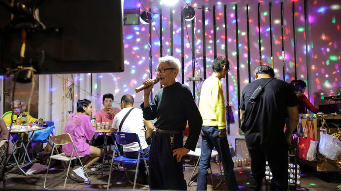 El hombre intentó cantar con notas muy altas. (Shutterstock)