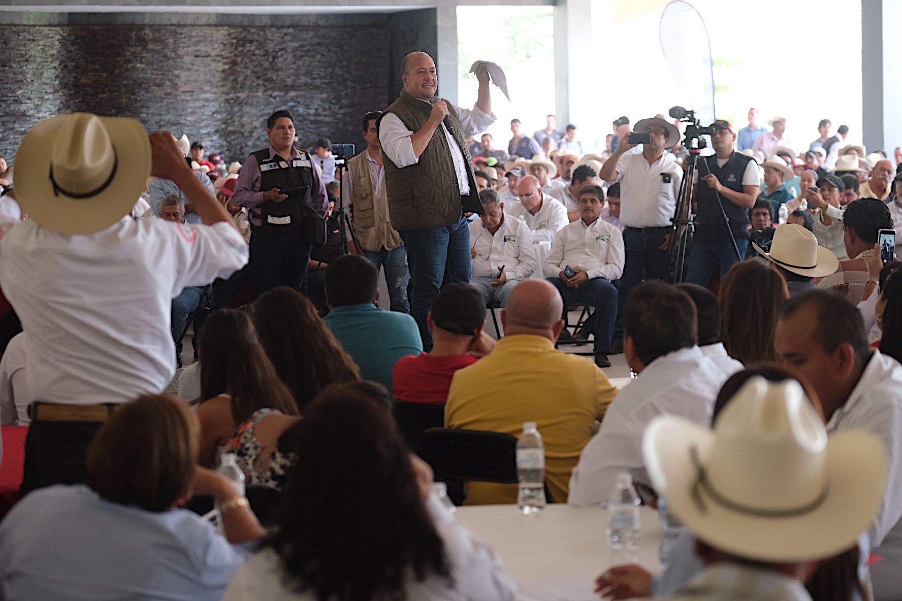 Enrique Alfaro Ramírez, presentó en el municipio de Tala el programa Cosechadoras en Verde