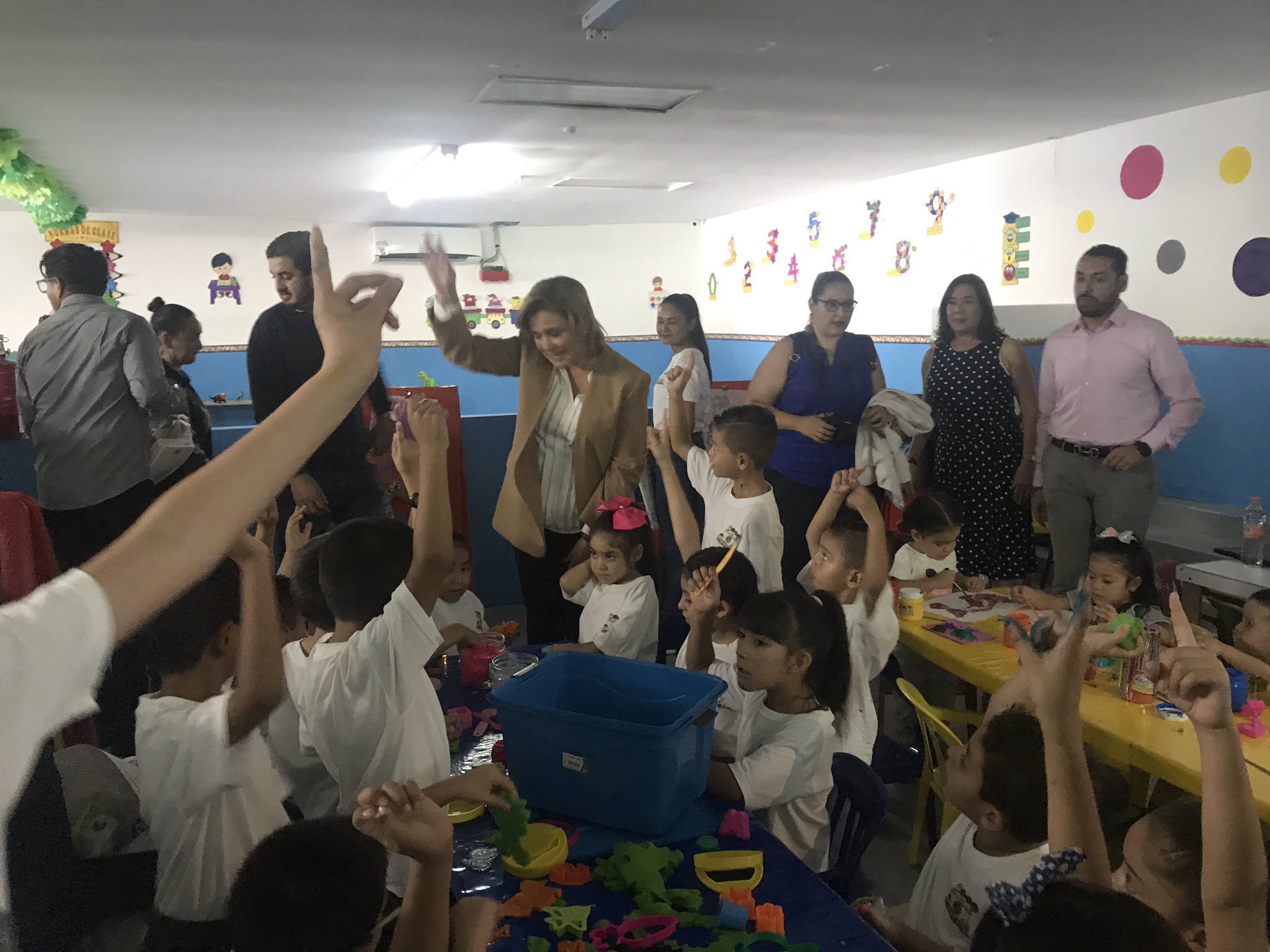 Alcaldesa de Chihuahua, María Eugenia Campos, inaugura estancia infantil. (@ferbelaunzaran)