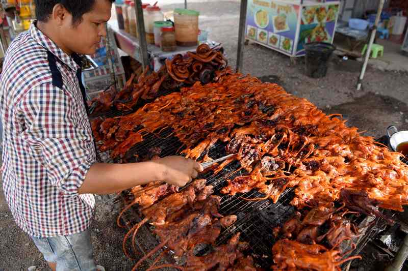 La abundancia de las ratas es aprovechada en Camboya. (AFP)