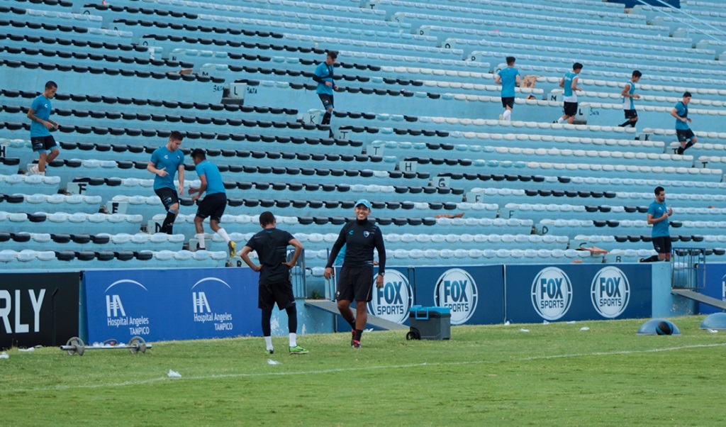 Trabajos de preparación de la escuadra de la Jaiba Brava.