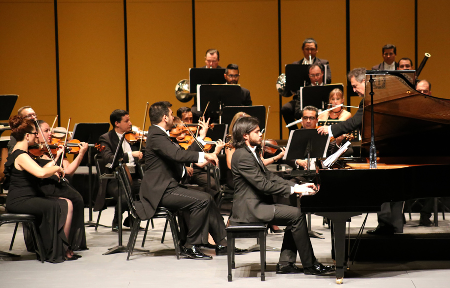 Fue el primer concierto en el que estuvo presente el pianista invitado, Ricardo Acosta. (Martín Piña)