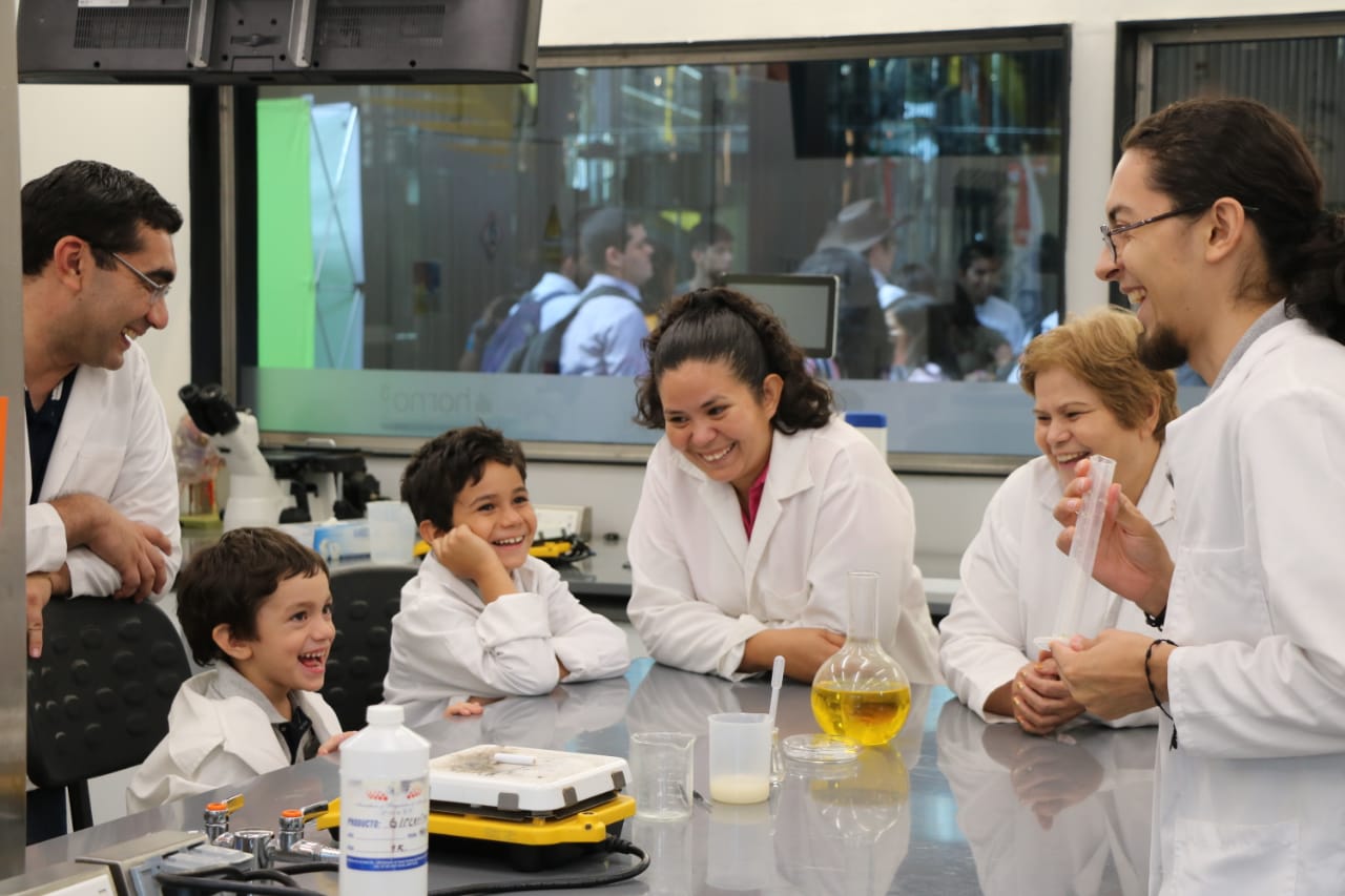 La Fundidora fue un espacio para la formación de sus miles empleados, quienes aprendieron los diversos oficios que la empresa demandaba. (Foto: Gustav
