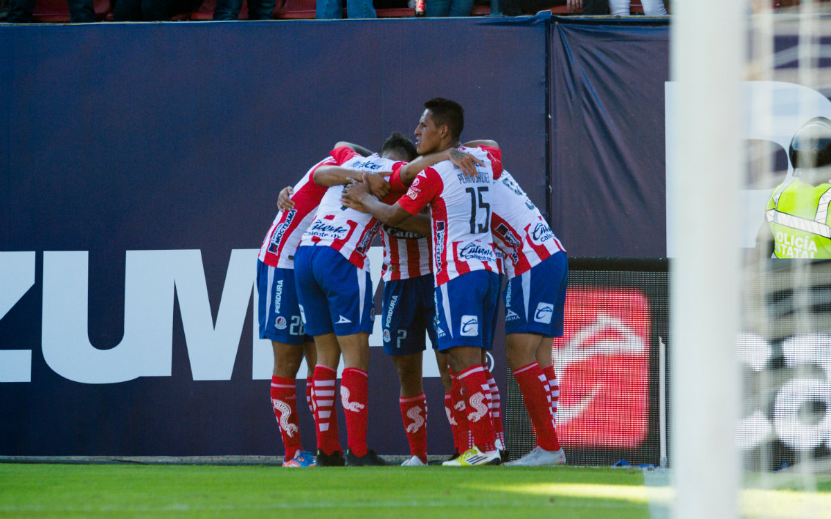 Jugadores del Atlético de San Luis en festejo de gol (Imago7)