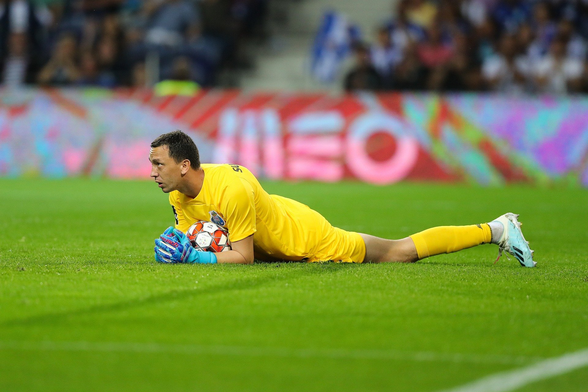 Agustín Marchesín durante el partido contra el Vitoria Setubal (Twitter: @FCPorto)