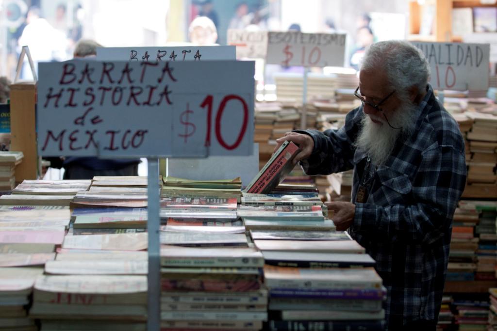 Calle Donceles de la CdMx para comprar libros. (Cuartoscuro)
