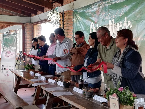 Durante la inauguración de la muestra. (Zuleyma García)
