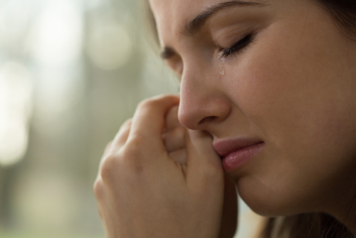 Llorar es una reacción que manda el cerebro. (Shutterstock)